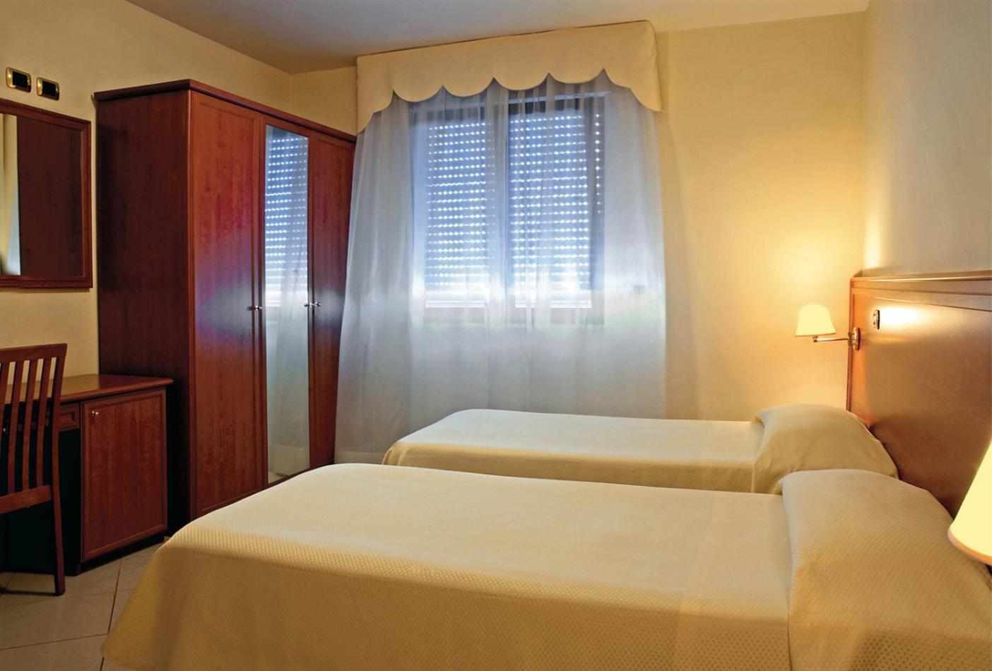 Hotel Jolly Modugno Ngoại thất bức ảnh